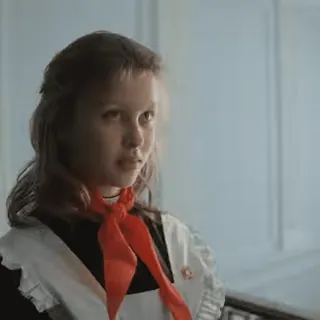 👋 uniforme scolaire, fille, soviétique, jeunesse, foulard rouge, communisme, politique, enfant telegram sticker