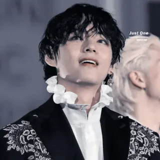 ▫️ V Just One
951230 BTS, K-Pop, V, Kim Taehyung, Koreański Pop, Piosenkarz, Idol telegram sticker