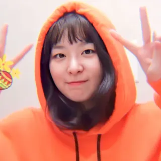 👘 Frau, Kapuzenpullover, Friedenszeichen, Porträt, Koreanisch, lächelnd, lässig telegram sticker