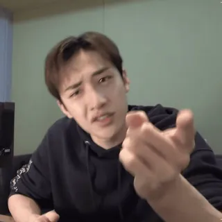 🤨 orang, pria, gestur, jari tengah telegram sticker