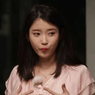 🦋 IU певица, актриса, кореянка, знаменитость, женщина whatsapp sticker