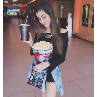 🥤 女性, ポップコーン, 飲み物, 映画, 映画館, 屋内 whatsapp sticker