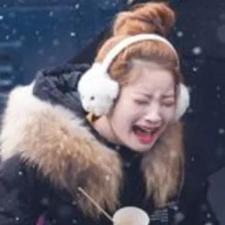 😫 llorando, triste, molesta, nieve, invierno, mujer, emoción whatsapp sticker