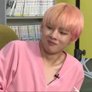 😂 Person, Mann, pinkes Hemd, K-Pop, Promi telegram sticker