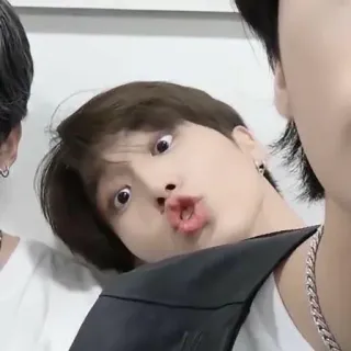 😘 whatsapp sticker