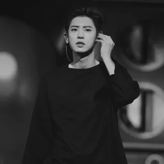 🗝 Chanyeol Chanyeol, chanteur, kpop, exo, idol, noir et blanc, coréen telegram sticker
