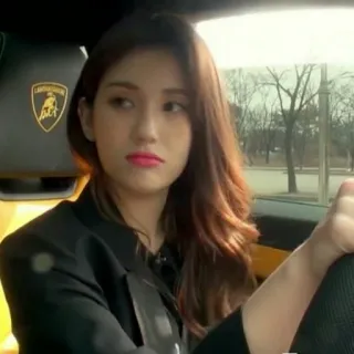 ✨ Jeon Somi K-Pop, penyanyi, selebriti, Jeon Somi, mobil, Lamborghini whatsapp sticker