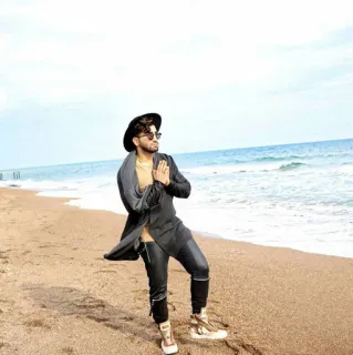 🖤 beach, ocean, man, sunglasses, sand, posing, fashion telegram sticker