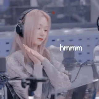 ☕ hmmm kpop, persona, cuffie, ascoltando, radio, donna, hmmm, pensando telegram sticker