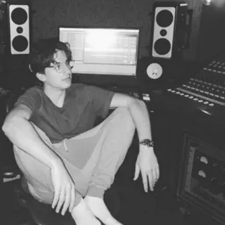 ✨ Mann, Studio, Aufnahme, Musik, Brille, sitzen whatsapp sticker