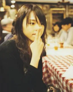 🙊 中指, 侮辱的なジェスチャー, 女性, 失礼, 無礼 telegram sticker