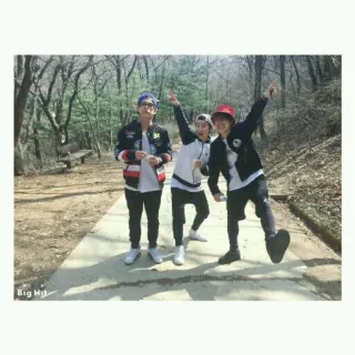 🕺 Big Hit persone, gruppo, esterno, parco, foresta telegram sticker