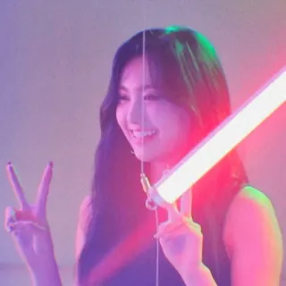 Aisha Everglow @RYUJEANISM whatsapp stickers