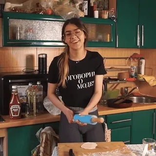 ✊ ОГОВОРИ О МОДЕ woman, kitchen, rolling pin, cooking, russian, fashion telegram sticker