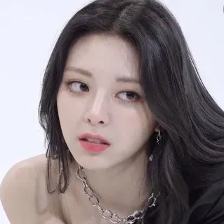 ❄️ Yuna kpop, юна, итзи, певица, знаменитость, портрет whatsapp sticker