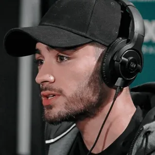 🔱 Zayn Malik 男性, ヘッドホン, 音楽, ポートレート, 有名人, 歌手, 帽子, 髭 telegram sticker