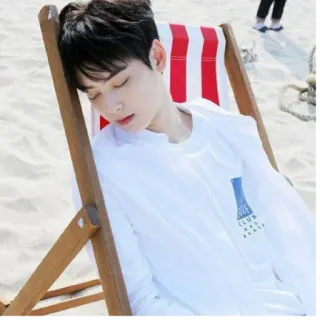 😴 plage, chaise, détente, sommeil, jeune adulte whatsapp sticker