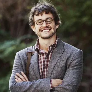 😁 Hugh Dancy Schauspieler, Mann, lächelnd, Brille, Porträt telegram sticker