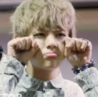 🥺 kpop, v, ким тэхён, bts, певец, милый, айдол telegram sticker