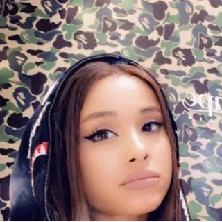 😂 Ariana Grande piosenkarka pop, celebrytka, kobieta, portret telegram sticker