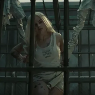 🔥 Harley Quinn Suicide Squad BURN AFTER USE Харли Квинн, Отряд самоубийц, Марго Робби, Суперзлодей, DC Comics, Сжечь после использования, Персонаж комиксов, Антигерой whatsapp sticker