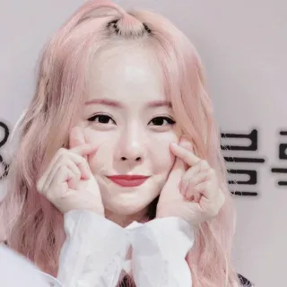 😊 mulher, kpop, coração com os dedos, menina, cabelo rosa telegram sticker