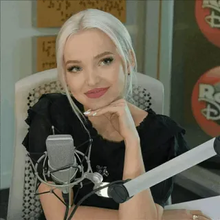 ☁ Dove Cameron attrice, cantante, celebrità, capelli biondi, microfono, Disney Channel telegram sticker