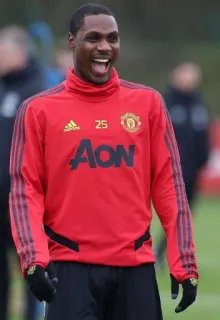 😜 AON calcio, calcio, sport, atleta, Manchester United, calciatore, rosso, Adidas telegram sticker