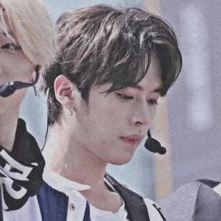 🥀 kpop, idola, potret, asia, pria, anting telegram sticker