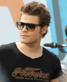 😎 Powerplant MOTO CYCLES Paul Wesley, aktor, motocykl, elektrownia, okulary przeciwsłoneczne telegram sticker