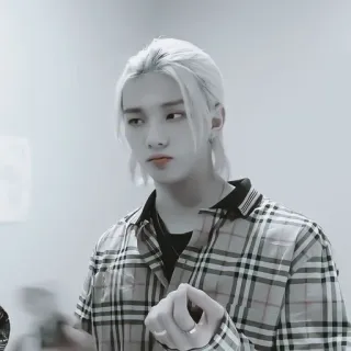 hyunjin от @xwyoen. :: @fStikBot telegram stickers