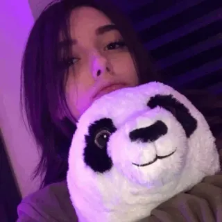 🥺 mujer, chica, retrato, panda, peluche, animal de peluche telegram sticker
