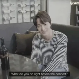 🧷 What do you do right before the concert? concert, interview, question, performance, musique whatsapp sticker