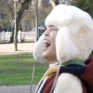 🤣 lachen, person, wintermütze, park, im freien, fröhlich telegram sticker