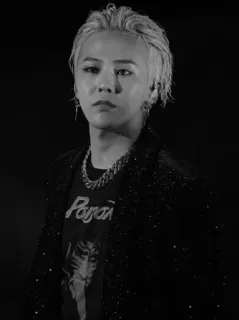 🍾 Paranoid kpop, gdragon, music, fashion, black and white, paranoid telegram sticker