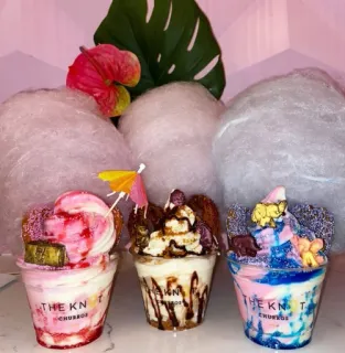 🍨 THE KNOT CHURROS Dessert, Churros, Eis, Süßigkeit, Essen, The Knot Churros whatsapp sticker