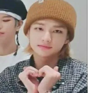 🥰 kpop, 心, 偶像, 亚洲, 可爱, 名人 telegram sticker