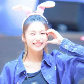 🐧 mulher, menina, orelhas de coelho, sorrindo, K-pop telegram sticker