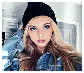 🥀 phụ nữ, chân dung, tóc vàng, cô gái, áo khoác jean, mũ beanie đen telegram sticker