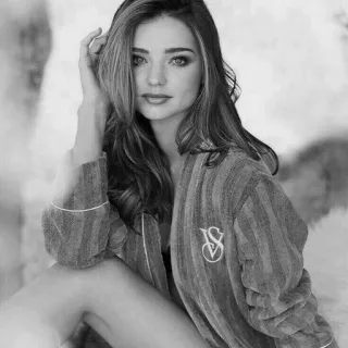 🍷 Miranda Kerr Model, Promi, Frau, Porträt, Schwarzweiß telegram sticker