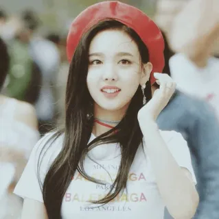 🕸 Balenciaga fashion, woman, beret, k-pop, idol telegram sticker