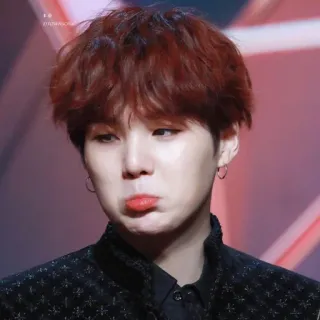 🍁 Suga kpop, suga, bts, musik, idola, min yoongi whatsapp sticker