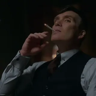 🌴 Thomas Shelby Peaky Blinders cigarrillo, fumar, Peaky Blinders, Cillian Murphy, Thomas Shelby, serie TV, drama whatsapp sticker