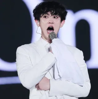 😦 cantante, micrófono, hombre, actuación, música, artista, K-pop telegram sticker