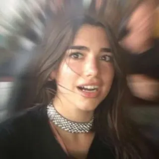 😧 Dua Lipa Дуа Липа, певица, знаменитость, портрет, женщина, поп-звезда, ожерелье telegram sticker