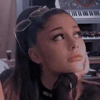 🌃 Ariana Grande นักร้อง, คนดัง, ผู้หญิง, คน, นักดนตรี, ศิลปิน telegram sticker