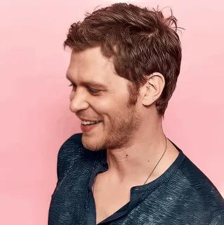 🥐 homme, portrait, acteur, sourire, joyeux, personne telegram sticker