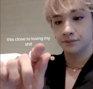 🤏 this close to losing my shit มีม, ตลก, เคป็อป, หงุดหงิด, ผิดหวัง, สีหน้า telegram sticker