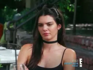😕 Kendall Jenner WAGS celebrità, donna, ritratto, televisione, reality tv telegram sticker