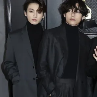 👨‍🤝‍👨 K-поп, BTS, Мужчина, Певец, Знаменитость, Мода telegram sticker